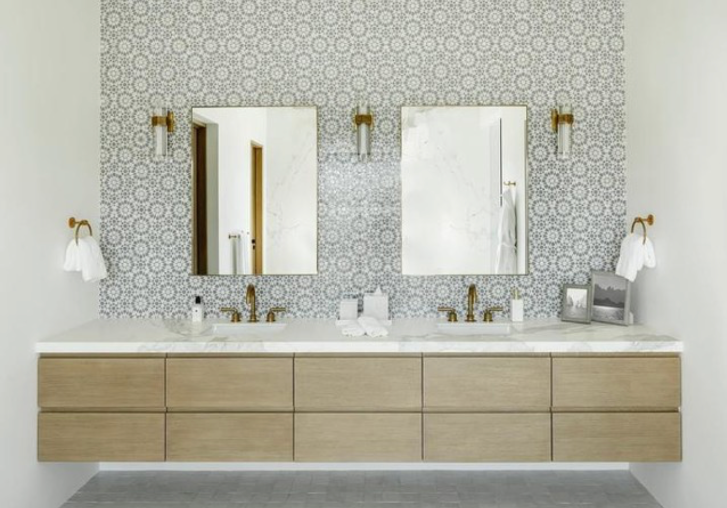 Fascio Wall Lamp 14'' Asymmetrical Brass