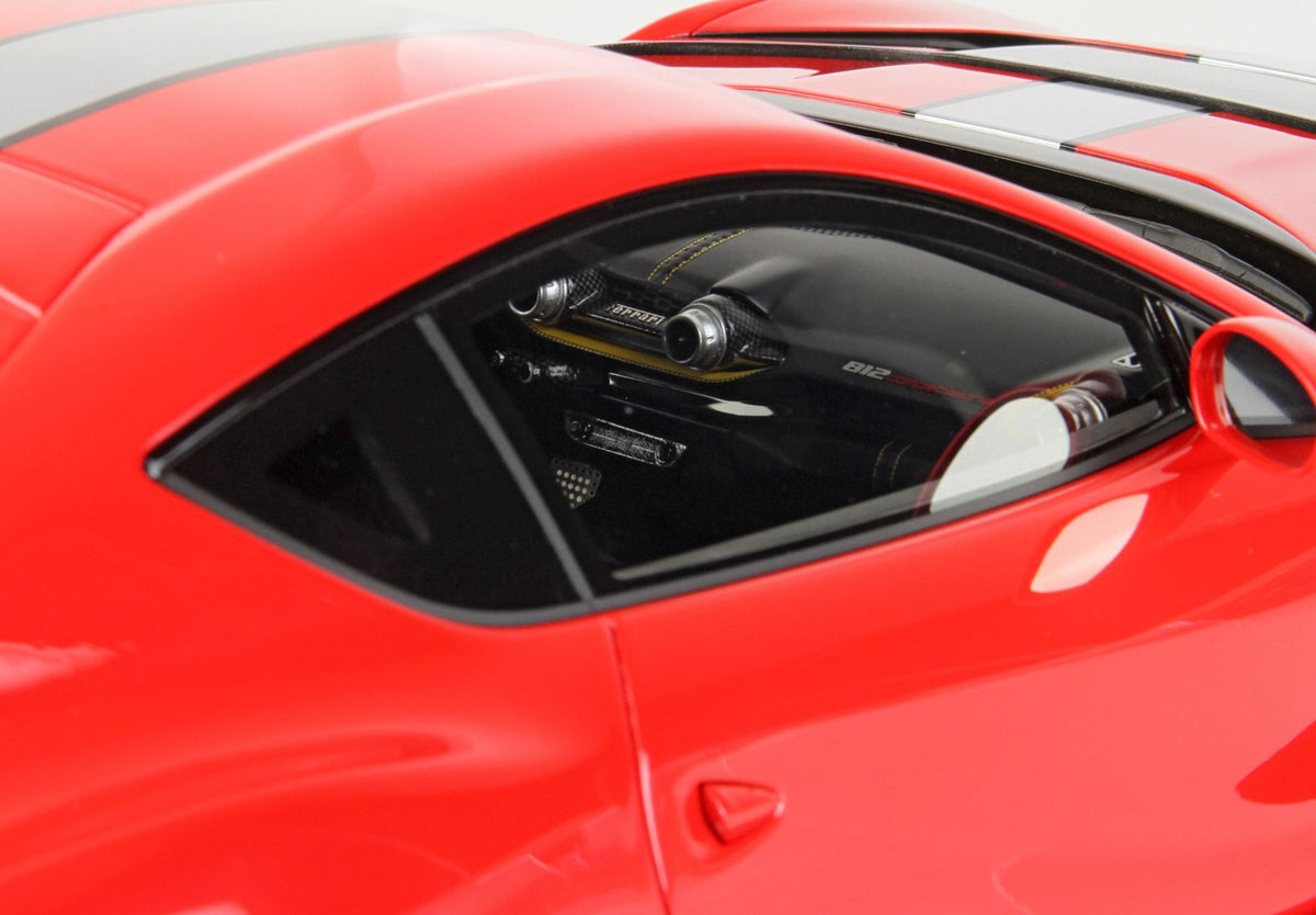 Ferrari 812 Competizione-Modell im Maßstab 1:12