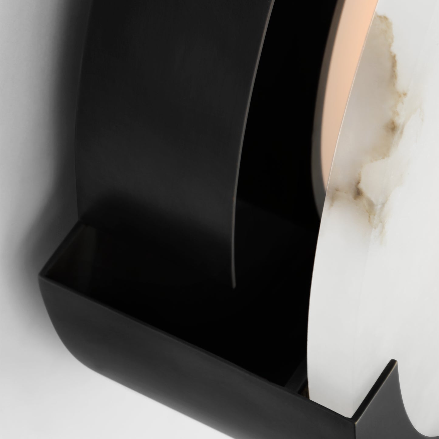 Melange 10" Wandlampe aus Bronze und Alabaster