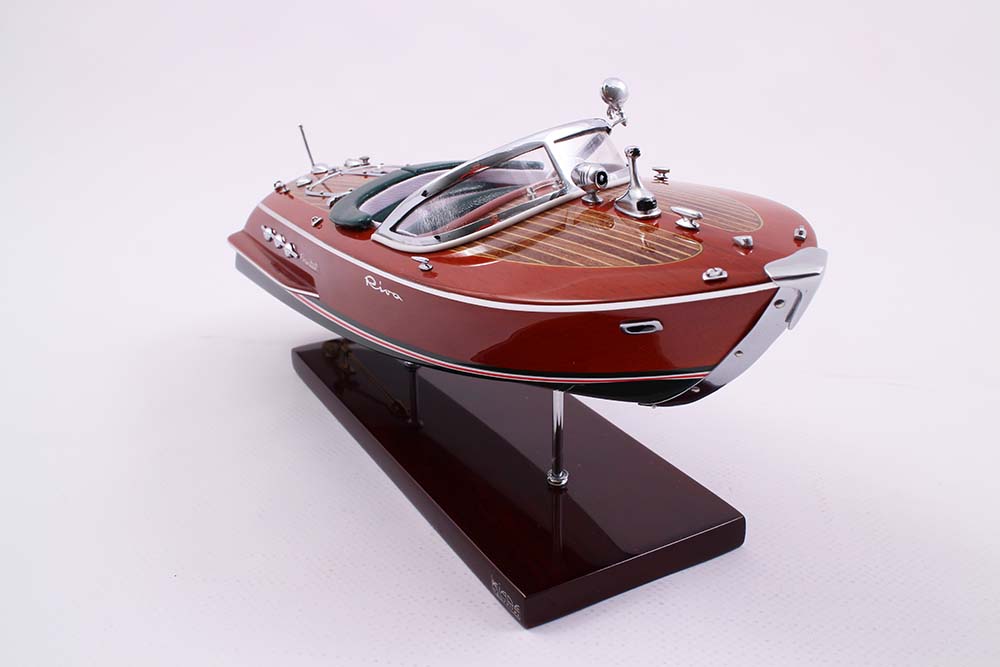 Riva Ariston 25厘米模型