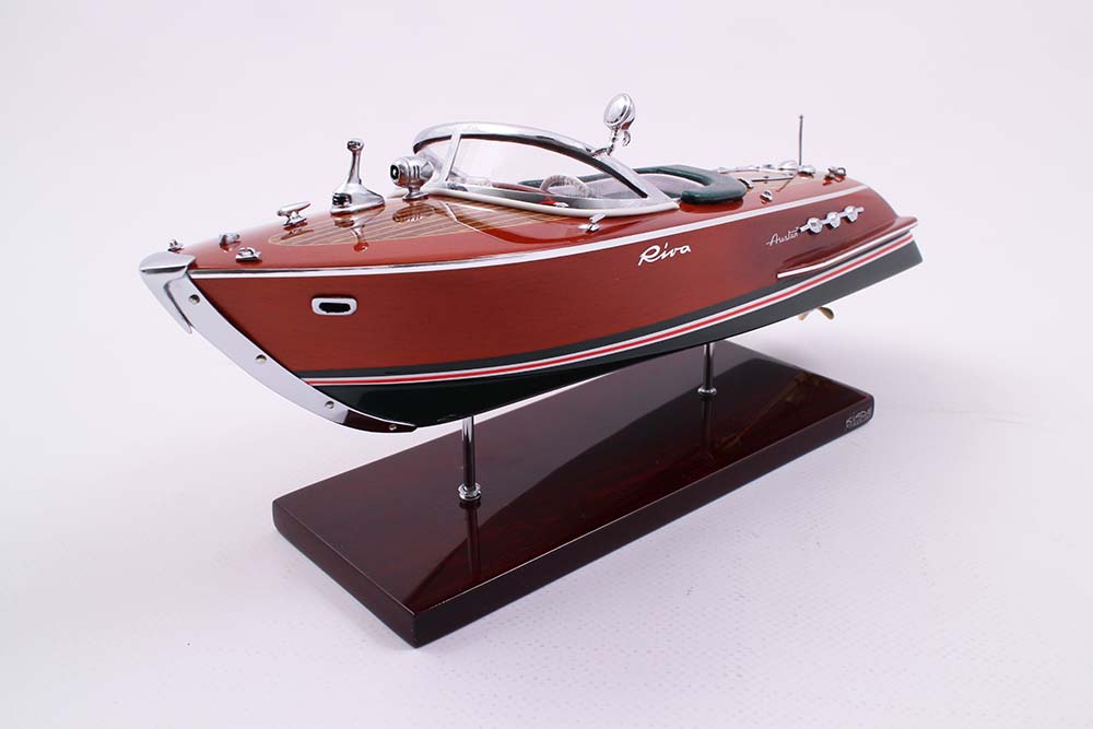 Riva Ariston 25厘米模型