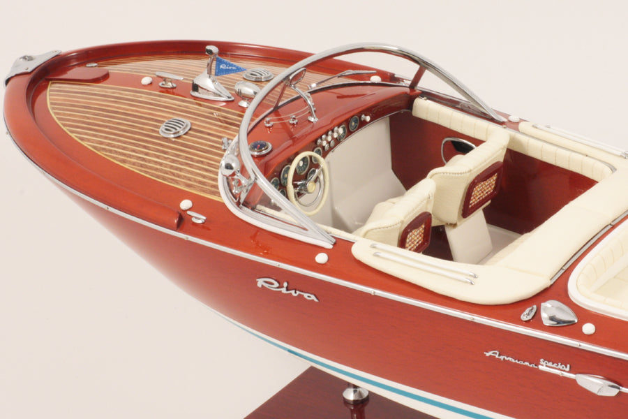 Riva Aquarama Special 58 cm Modellbausatz – Elfenbein