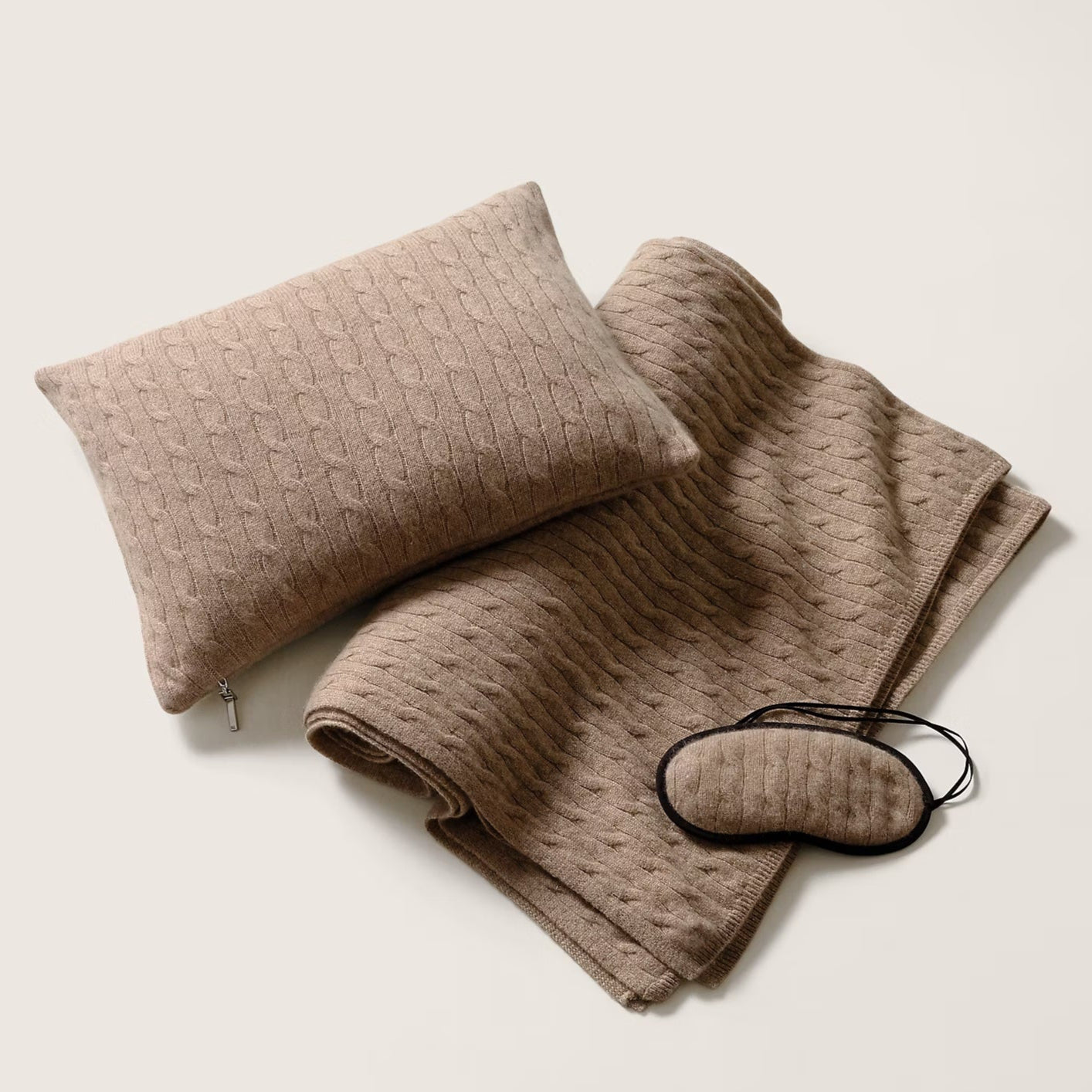 Cable Cashmere gray travel set