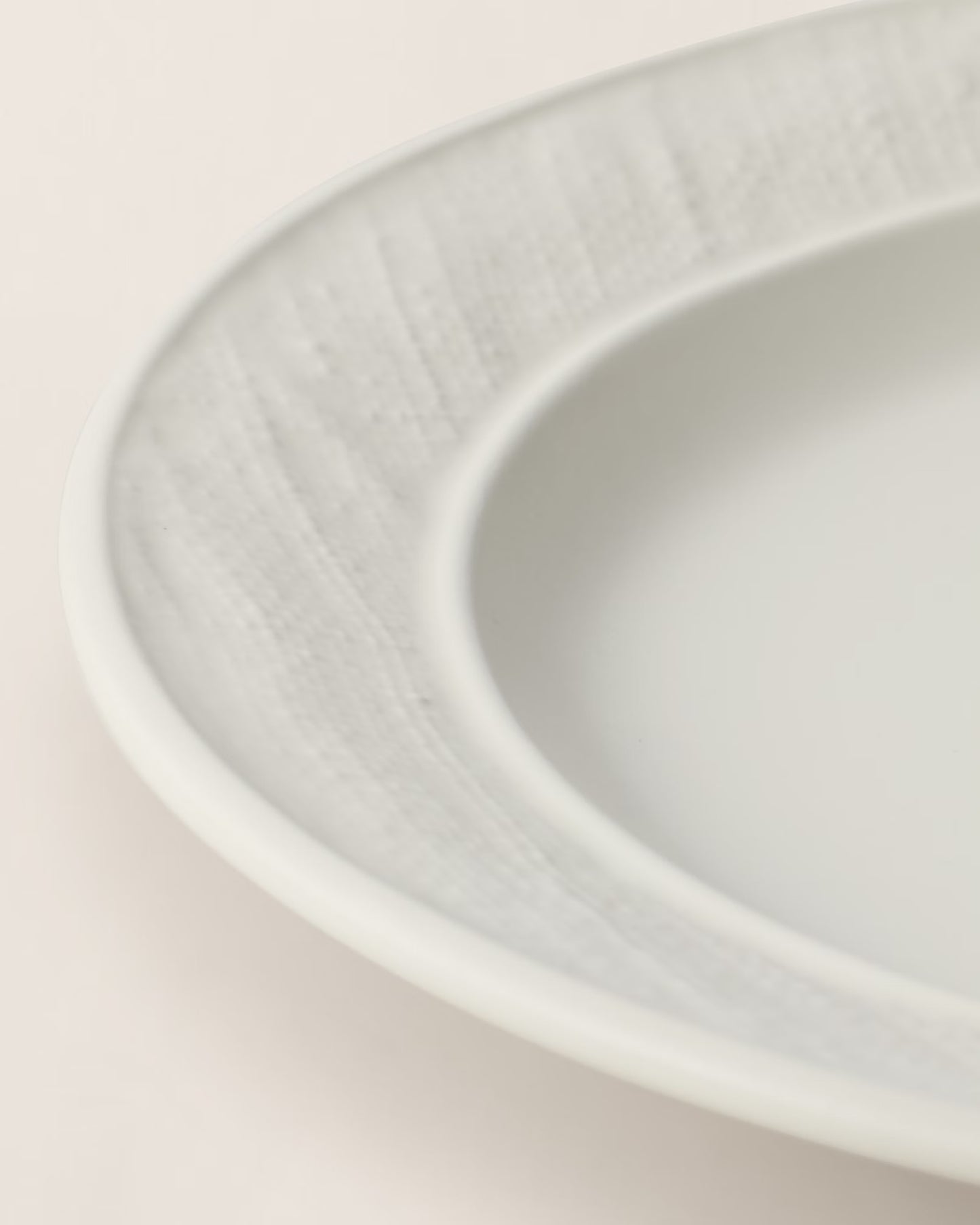 Large Alexander plate