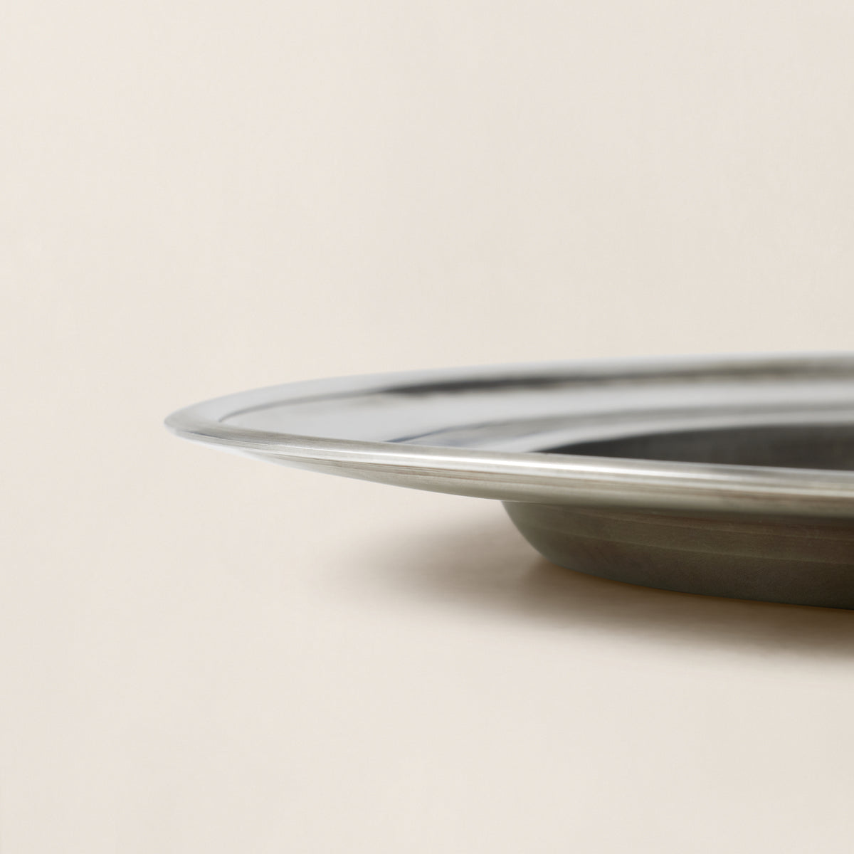 Assiette de présentation Winslow étain Ralph Lauren Home