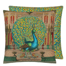 Charger l&#39;image dans la galerie, Peacock Emerald Cushion
