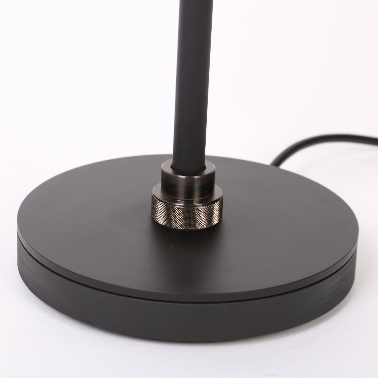 Cord-OAS-Schreibtischlampe in Schwarz und schwarzem Nickel