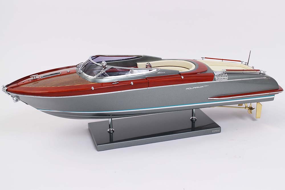 Riva Aquariva Super 56cm Modellbausatz – Grauer Hai 