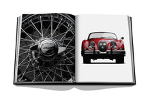 Charger l&#39;image dans la galerie, Livre Iconic: Art, Design, Advertising, and the Automobile
