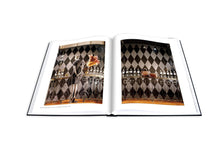 Charger l&#39;image dans la galerie, Livre Louis Vuitton Windows: Impossible Collection
