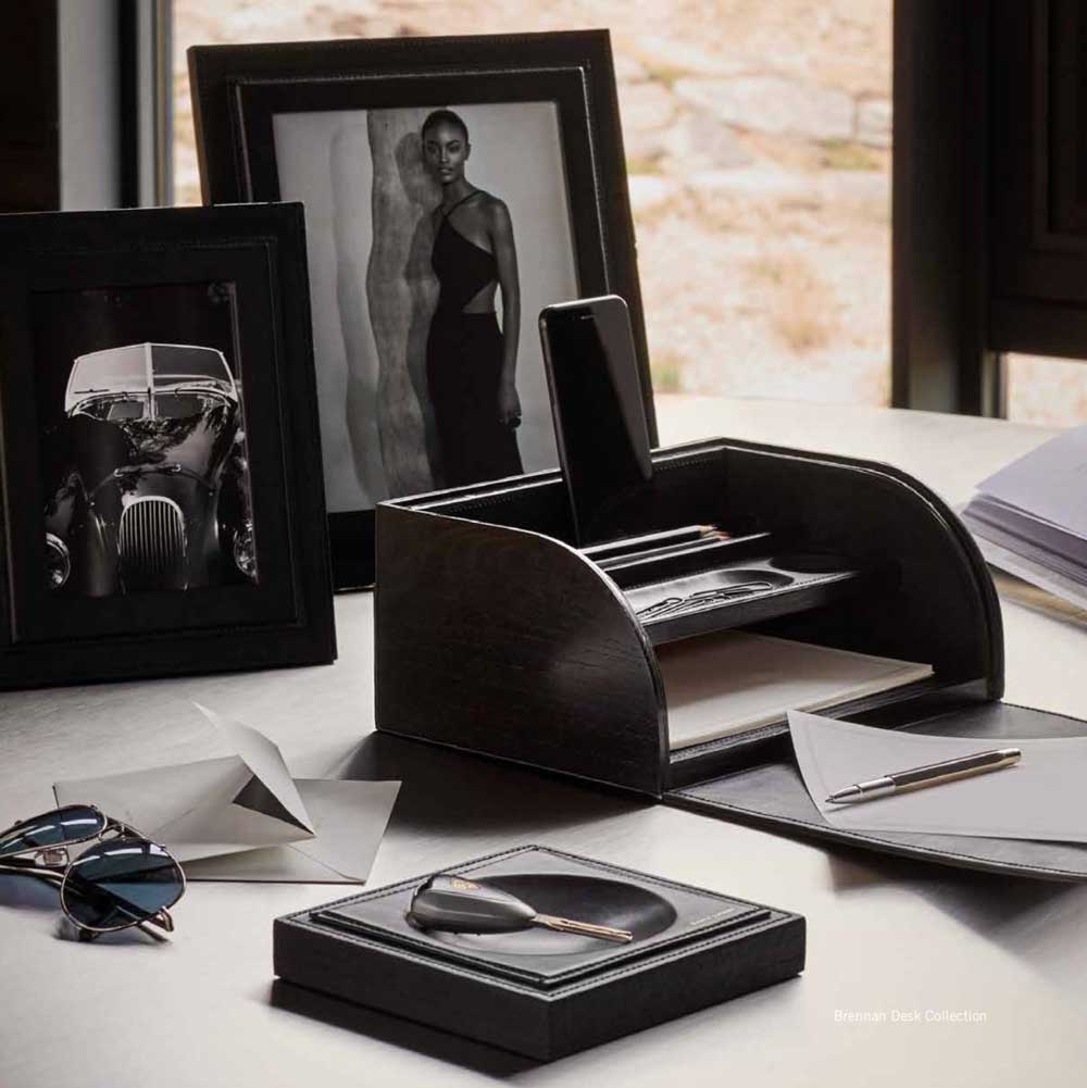 Brennan Schreibtischunterlage aus schwarzem Leder