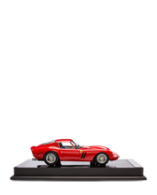 Charger l&#39;image dans la galerie, Maquette Ferrari 250 GTO
